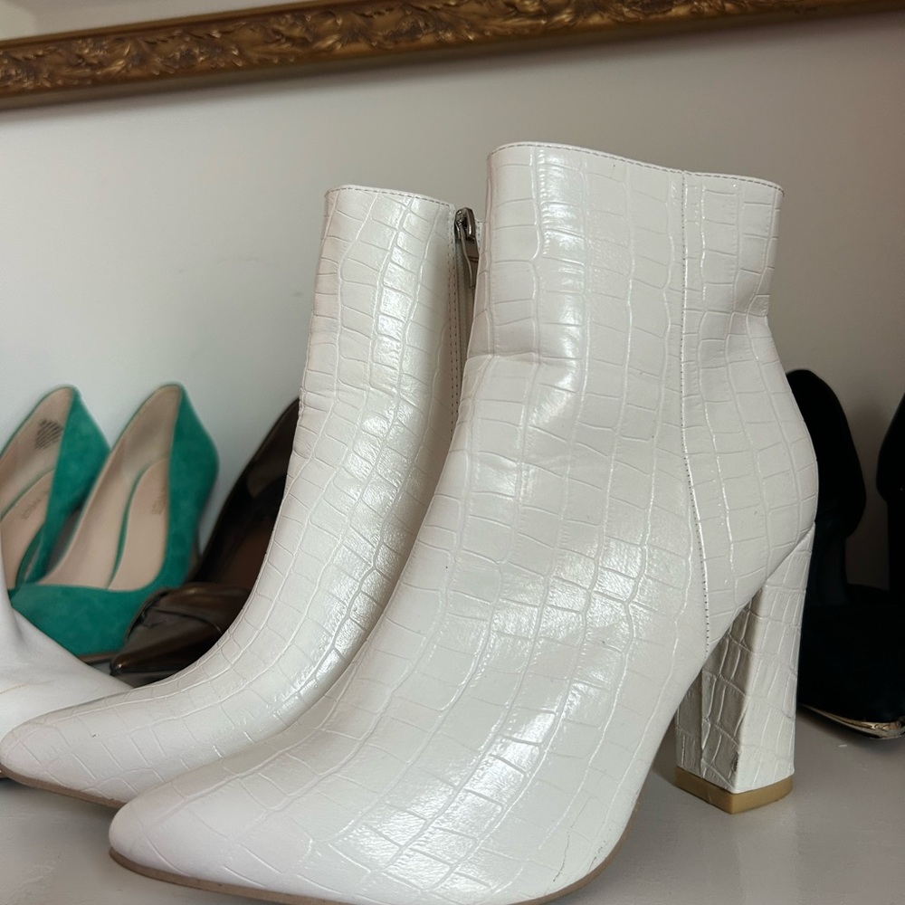 Chic White Croc-Embossed Ankle Booties